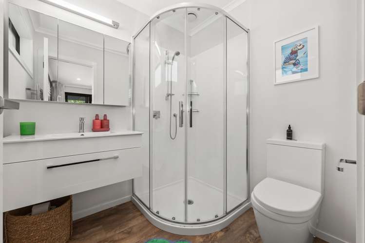 10 Pateke Drive Kenepuru_19