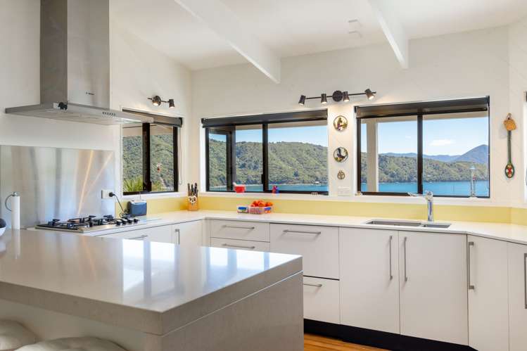 362a Waikawa Road Waikawa_8