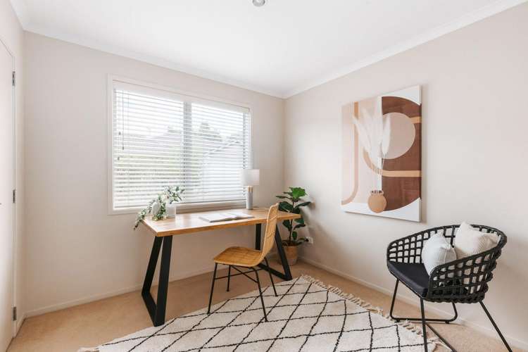 9 Barossa Way Brookfield_15