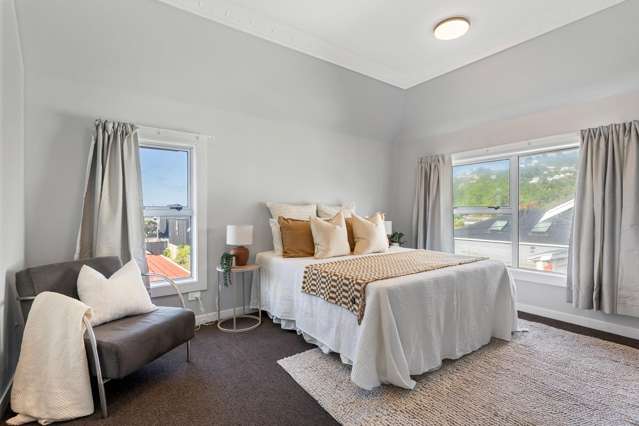 42B Apu Crescent Lyall Bay_3