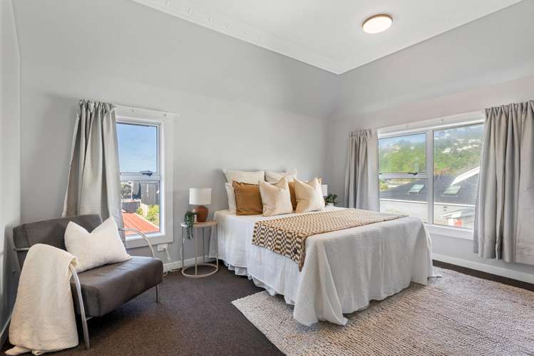 42B Apu Crescent Lyall Bay_3