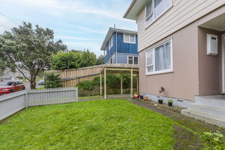 20 Owhiti Street Titahi Bay_13