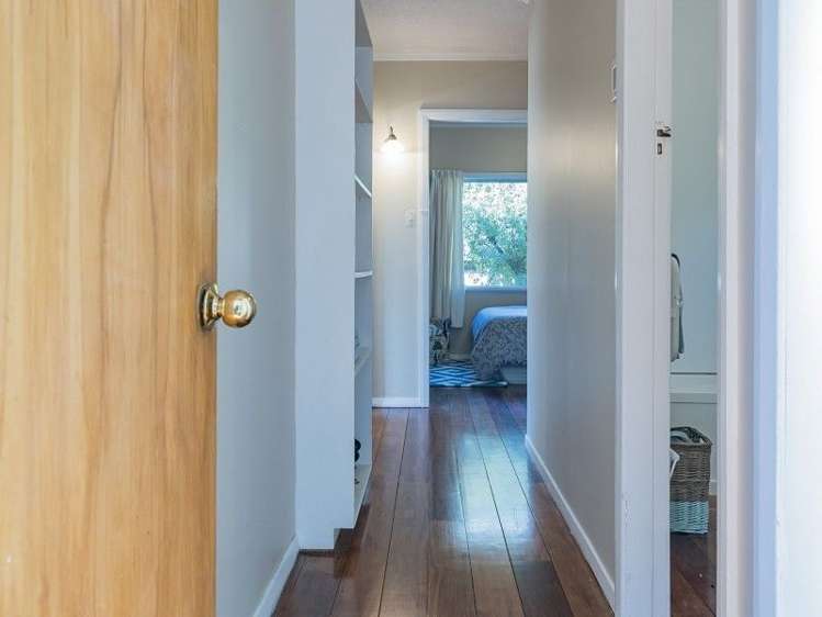 23 Jenner Road Toi Toi_15