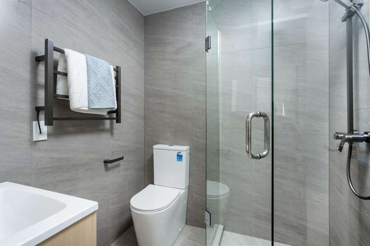 81 Ayton Drive Totara Vale_9