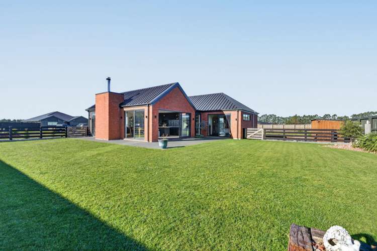 43 Graeme Foote Street Darfield_7