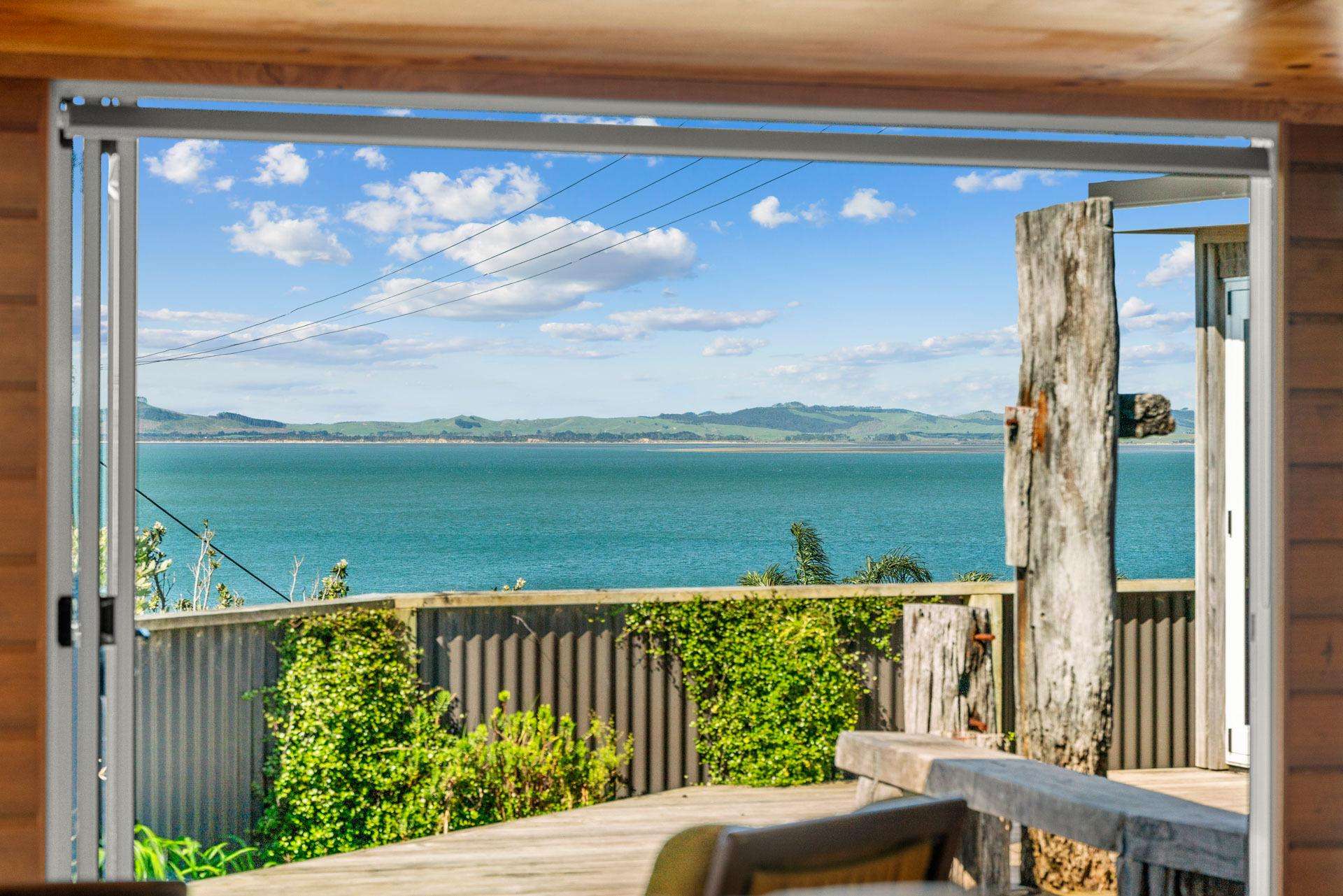 8 Signal Station Road Pouto_0