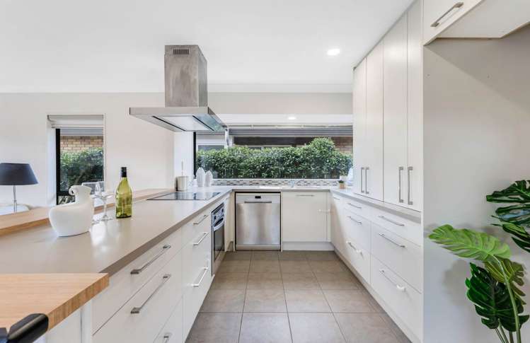 3/6 Marbeth Court Botany Downs_8