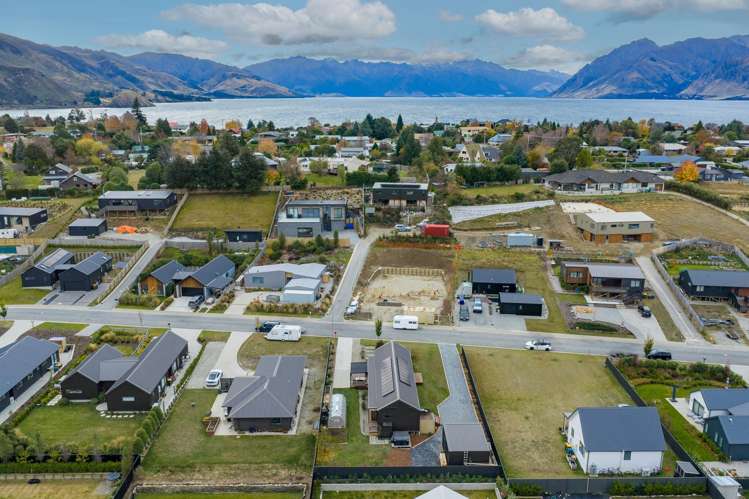 14 Tomtit Crescent Lake Hawea_21