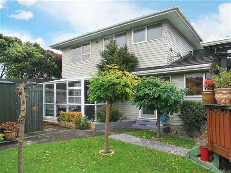 2 Thurso Grove Papakowhai_5