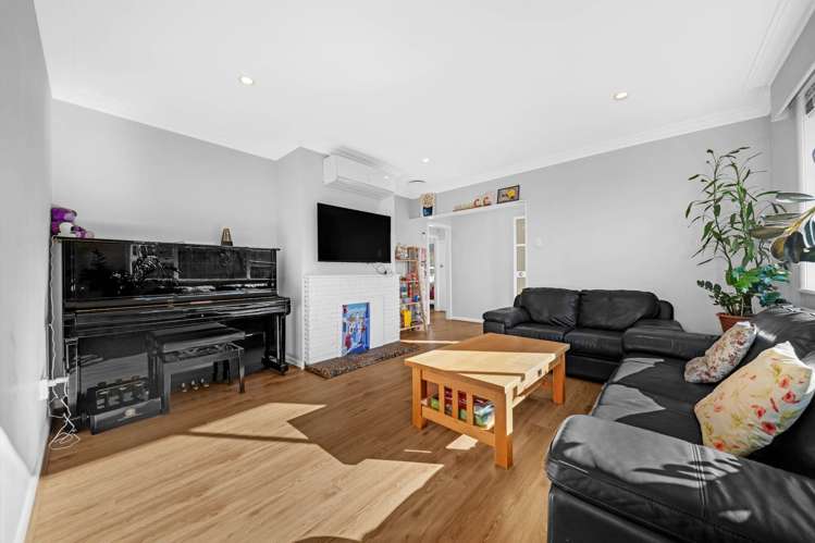 11 Tirimoana Road Te Atatu South_2