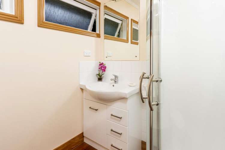 24 Tarahanga Street Northcote_14