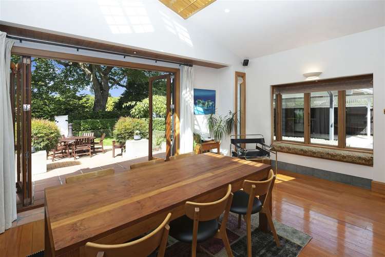 83 Saint Andrews Square Strowan_6