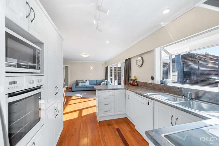 49b Kebbell Grove Epuni_7