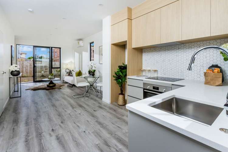 8/10 Arney Road Ranui_13