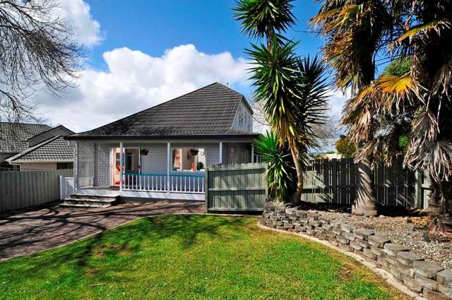 253 Royal Road Massey_2