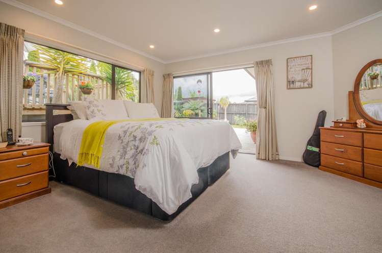 4 Caffreys Avenue Massey_11