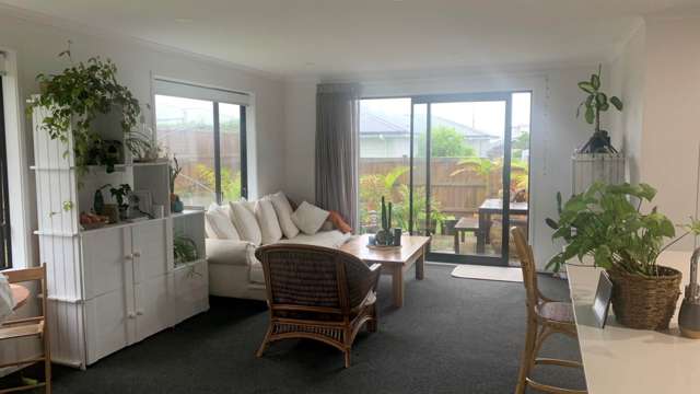 44 Couldrey Crescent Red Beach_4