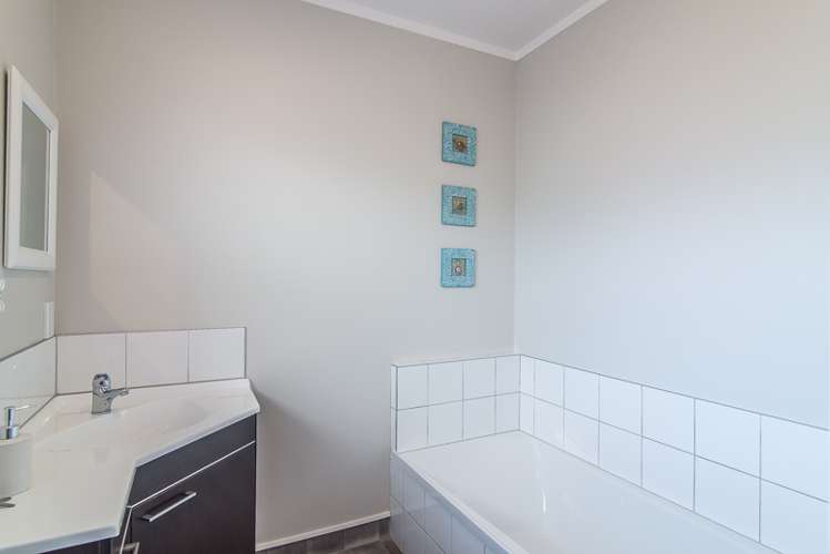 42 Kaitawa Crescent Paraparaumu_11