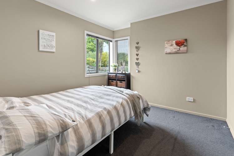 114 Solway Crescent Solway_14