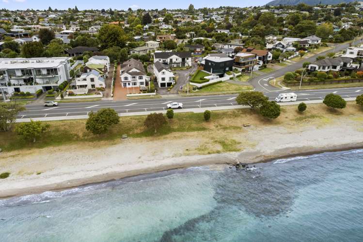 2/116 Lake Terrace Taupo_13