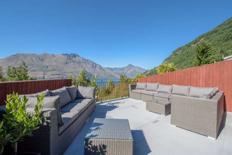 28b Dart Place Fernhill/Sunshine Bay_27