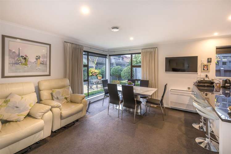 1/26 Idris Road Fendalton_7