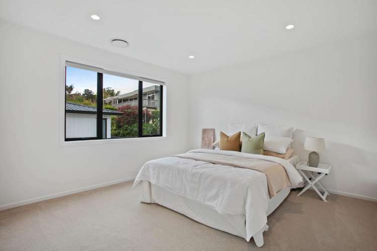 28a Oliver Twist Avenue Mellons Bay_32