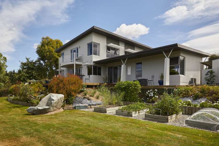 53 Fairbourne Drive Fairhall_16