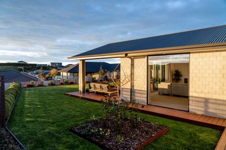 179 Ballintoy Park Drive Welcome Bay_16