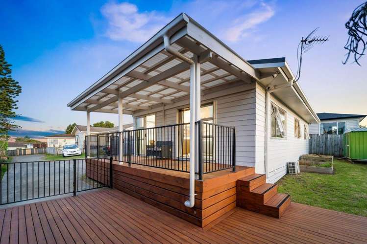 21A Sabot Place Massey_1