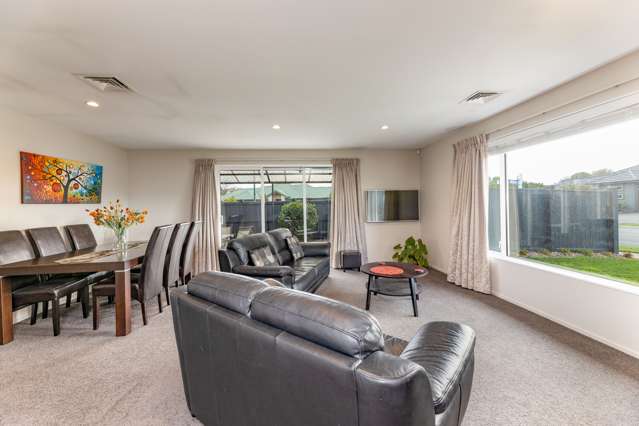 22 Shearwater Drive Woolston_4