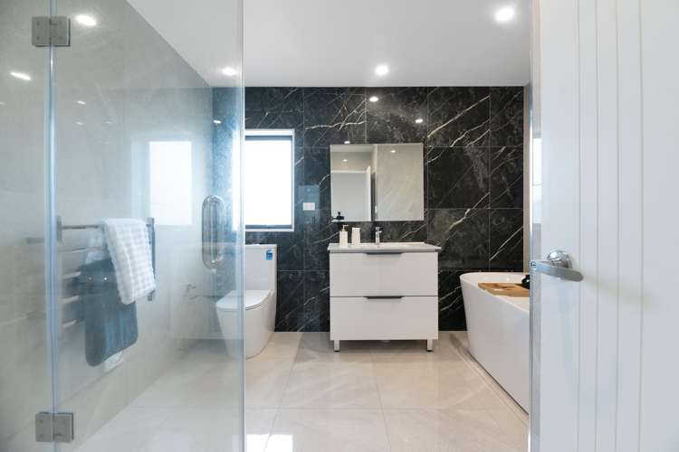 1/30 Calvert Avenue Mangere_12