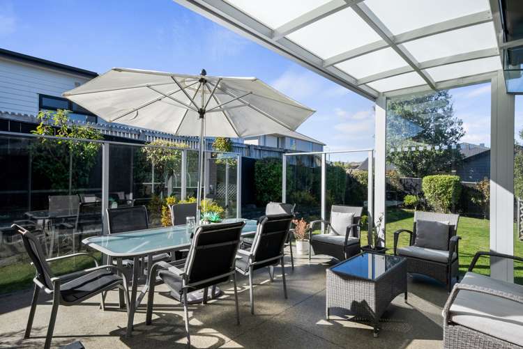 11 Paparoa Crescent Aotea_12