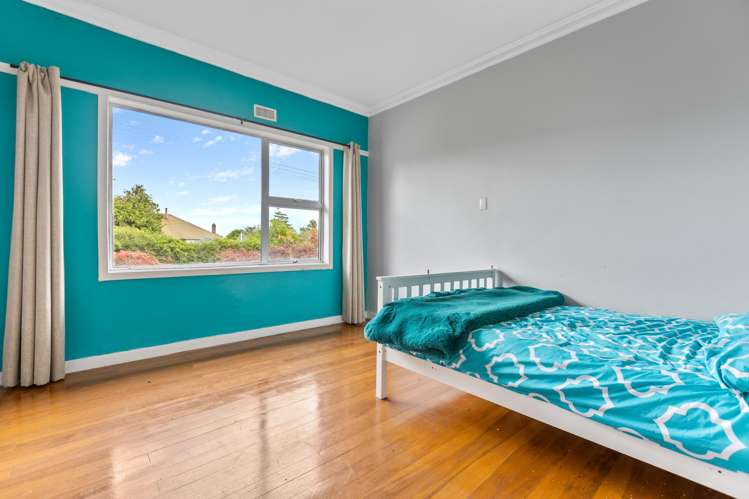 1835 Egmont Road Kaimiro_17