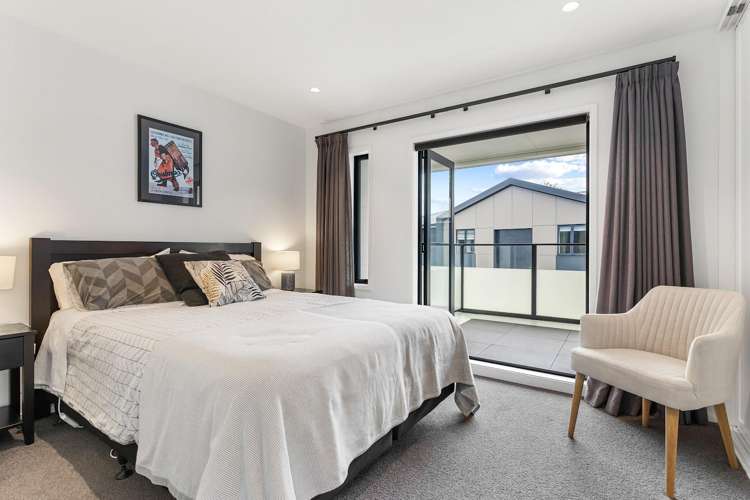 Suite 22/8 Dock Street City Centre_8