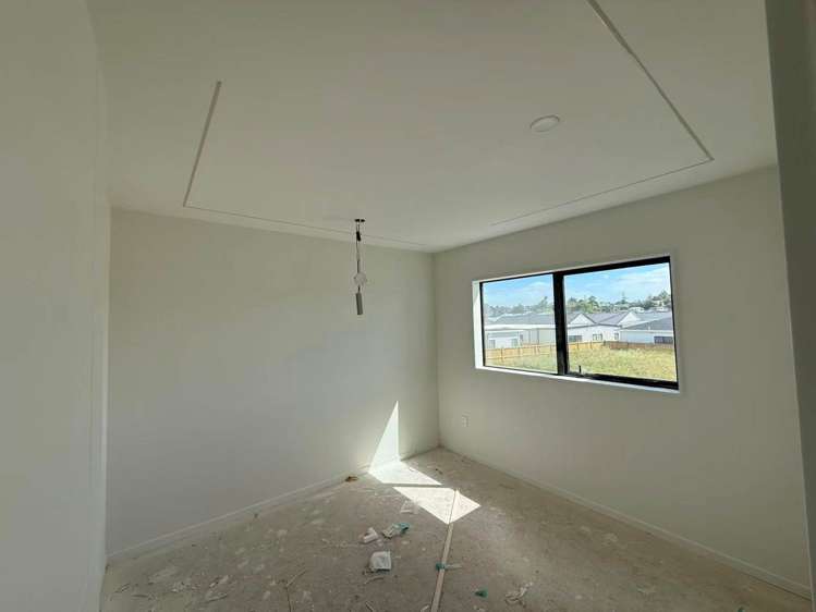 Unit 9, 81 Otuwairoa Esplanade Papakura_4