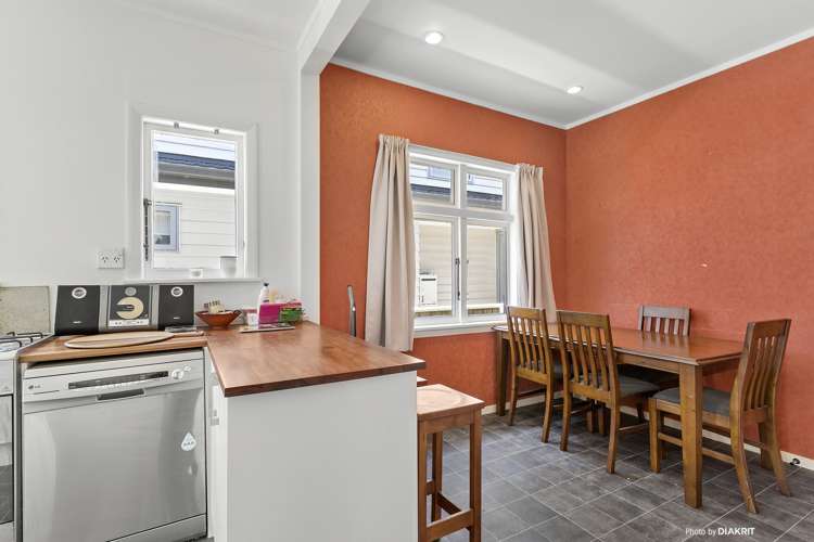 49 Tauhinu Road Miramar_5