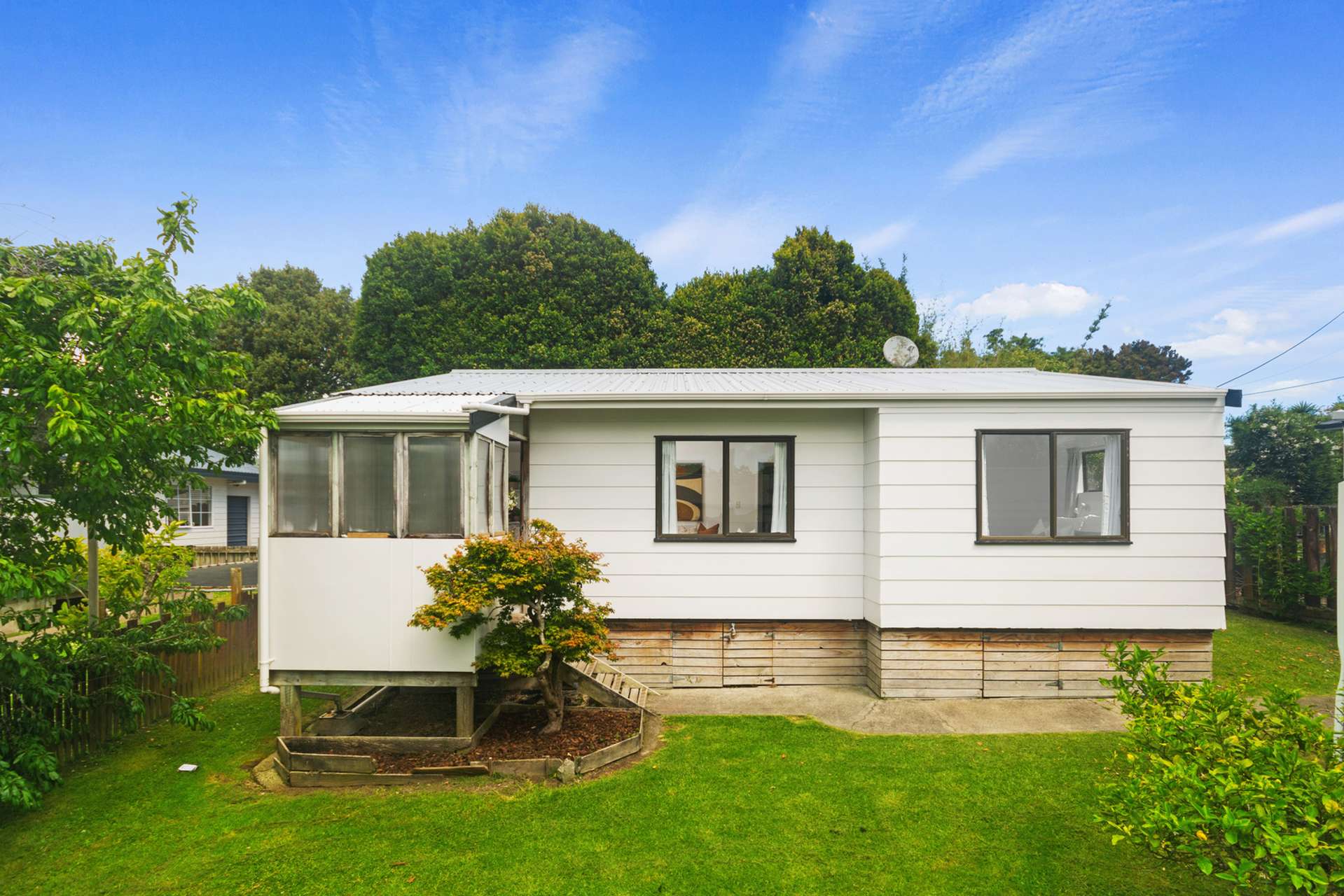 1/4 Grainger Road Te Atatu South_0