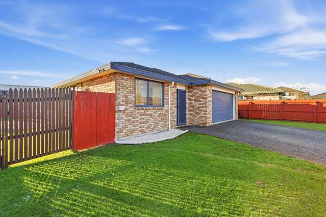 BRICK & TILE BEAUTY – FULLY FENCED & MUST BE SOLD