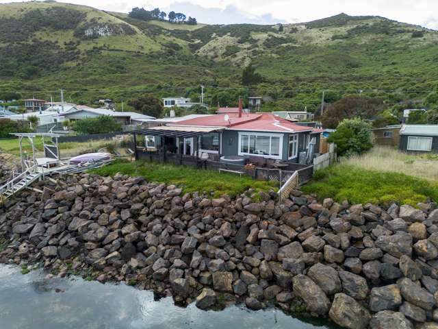 The ultimate kiwiana waterfront paradise