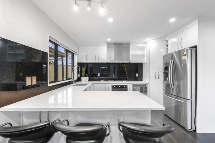 8a Ron Keat Drive_5