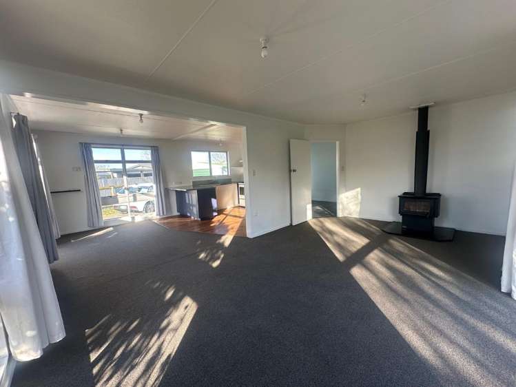 47 Kingsley Drive 10480_3