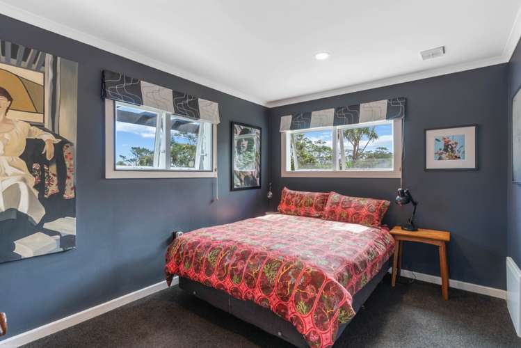 11 Chatham Avenue Paremoremo_18