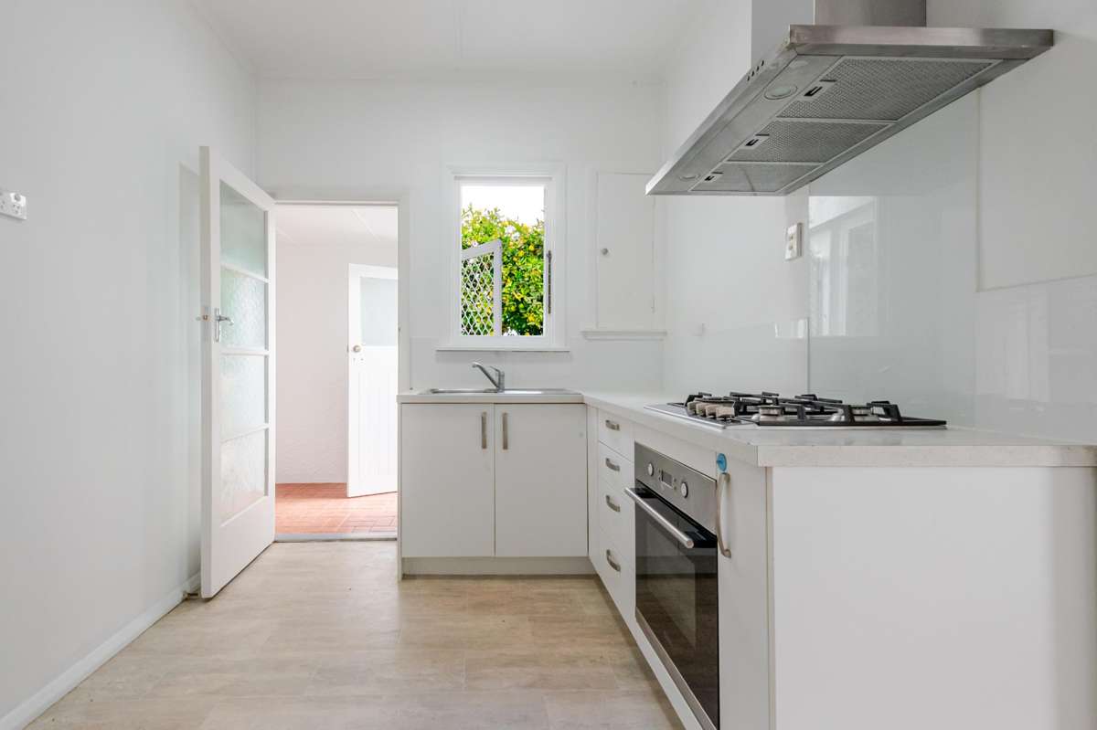 1103 Saint Aubyn Street East_3