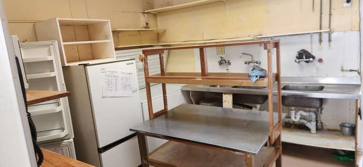 217 the Parade Island Bay_4