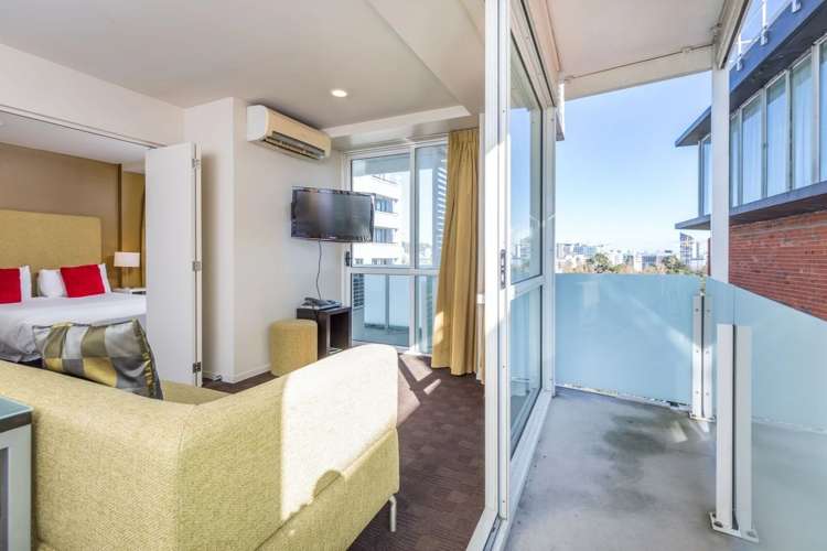 1304/10 Waterloo Quadrant Auckland Central_7