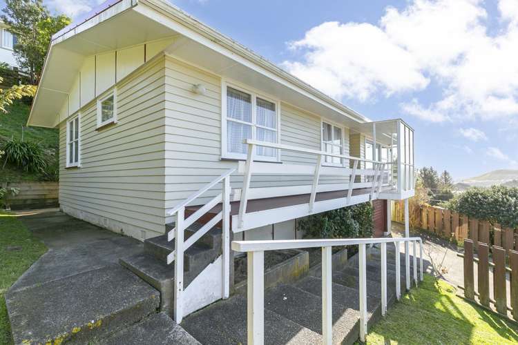 51 Catherine Crescent Paparangi_11