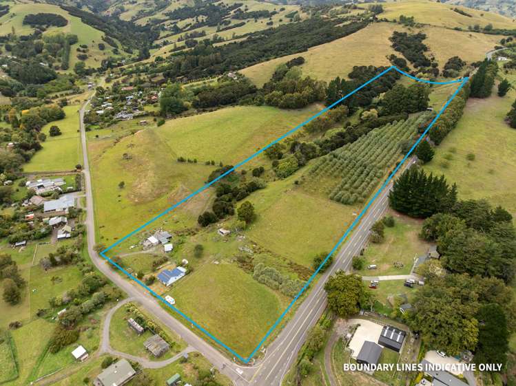 8 Takamatua Valley Road_3