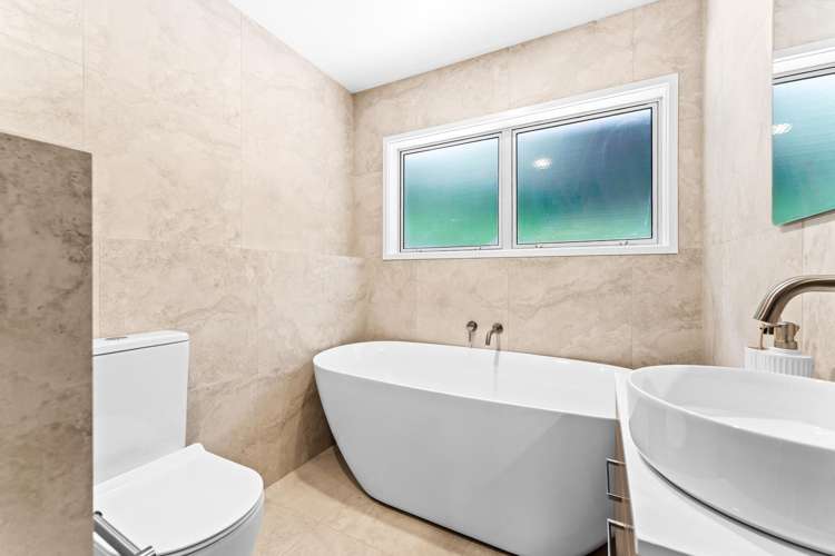 36B The Circle Manly_24