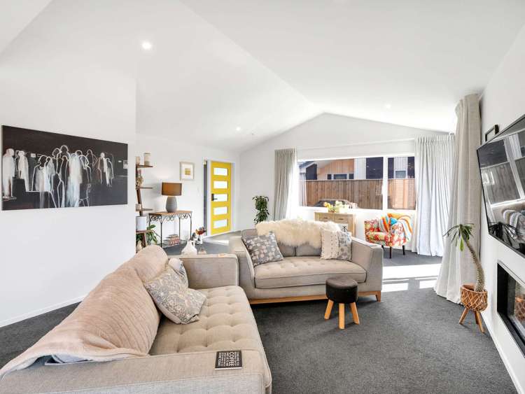 2 Upham Way Amberley_17